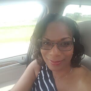Black Woman Molly, 38 from Columbus is looking for relationship