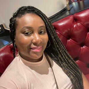 Black Woman halo, 37 from Anaheim is looking for black man