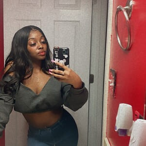 Black Woman chloe, 19 from Tampa is looking for relationship