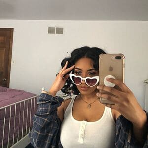 Black Woman alice, 60 from Honolulu is looking for relationship