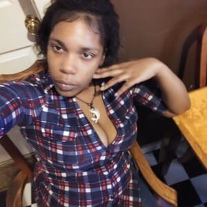 Black Woman Desirae, 31 from Fort Wayne is looking for relationship