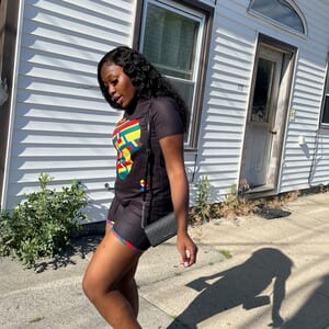 Black Woman blossom, 20 from Aurora is looking for black man